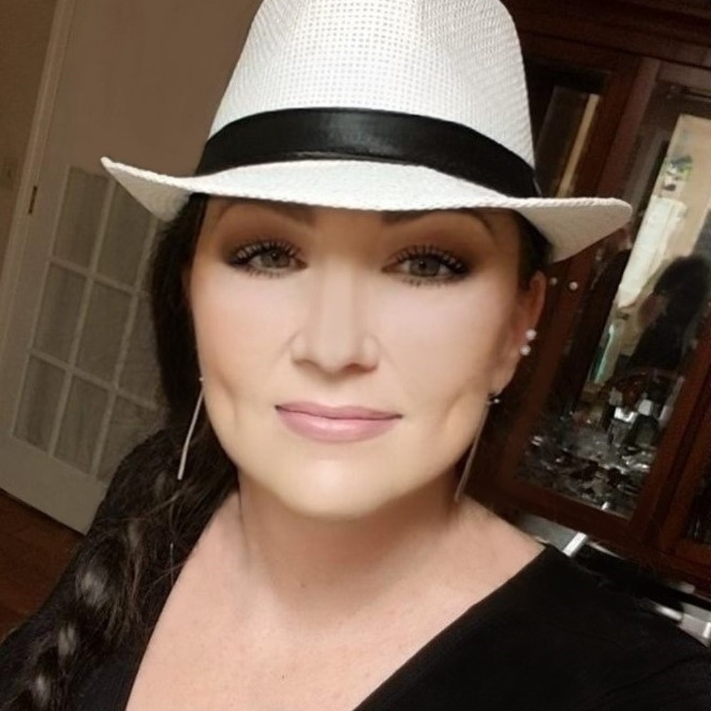 Meet your Posher, Becca